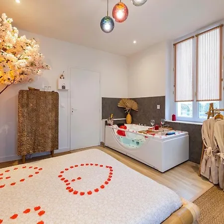 Le Nid D'eliyah Domes Et Avec Jacuzzis 15min Disneyland Nanteuil-lès-Meaux